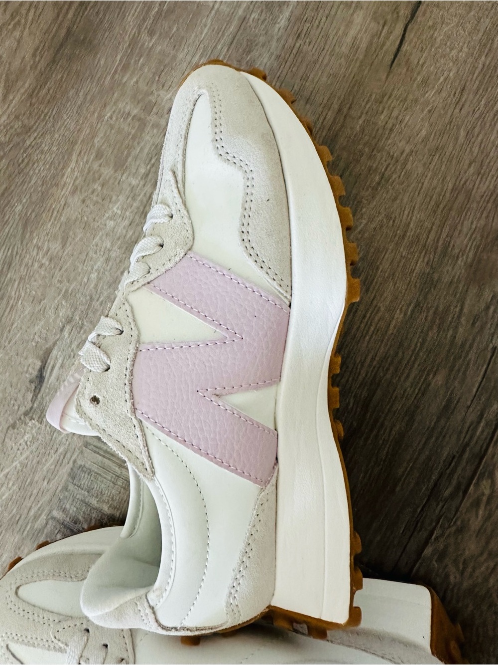Brand new New Balance Women's Sneakers 327s in Pink and White - Picture 4 of 6